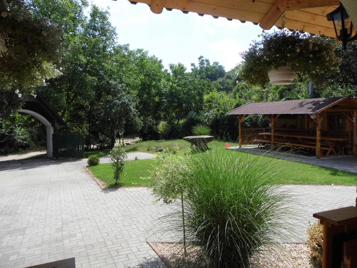 Holiday home Gergely-haz, A Volt Peteri Dezsas Vendeghaz *